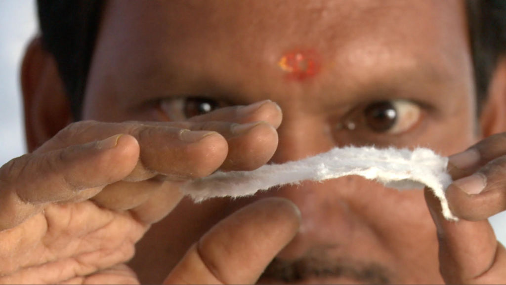can you wear sanitary pads when swimming